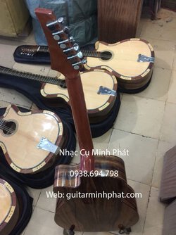 Mua-dan-guitar-vong-co-phim-lom-gia-re-5-768x1024.jpg