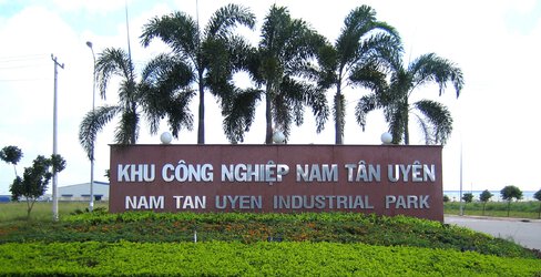 thi công biển hiệu-khu-cong-nghiep-Nam-Tan-Uyen-vn.jpg