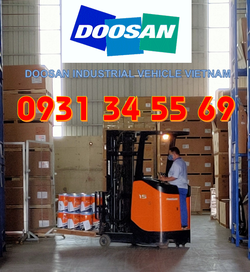 xe-nang-reach-truck-doosan 2.png