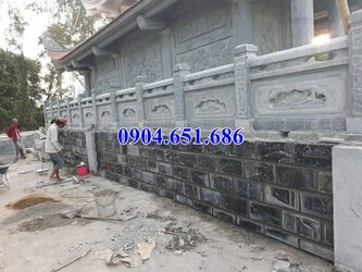 Mẫu lan can đá nhà thờ họ chạm sen thủng( sen thông phong).jpg