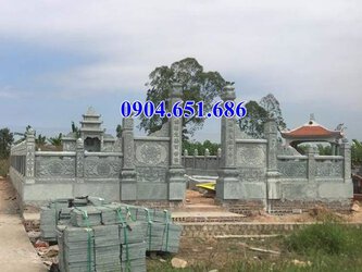 Lan can đá xanh rêu chạm chữ thọ khu lăng mộ, nghĩa trang gia đình.jpg