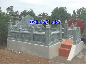 Mẫu lan can lăng mộ đá xanh rêu đẹp.jpg