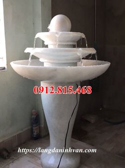 Đài phun nước đơn giản bằng đá trắng đẹp dùng để trang trí trong nhà.jpg
