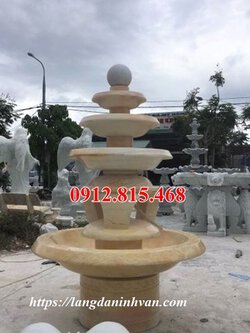 Thiết kế tháp phun nước đá vàng đẹp 3 tầng kèm quả bóng xoay bi ở phía trên cùng.jpg