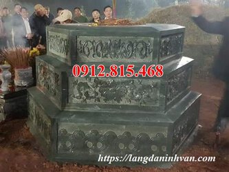 Mẫu mộ lục lăng đá xanh rêu cao cấp.jpg