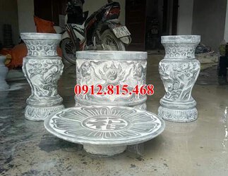 Bát hương đá ở Sài Gòn.jpg