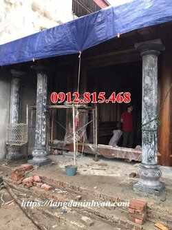 Mẫu cột đá tròn làm cột hiên nhà thờ họ chạm khắc hoa văn sắc nét.jpg