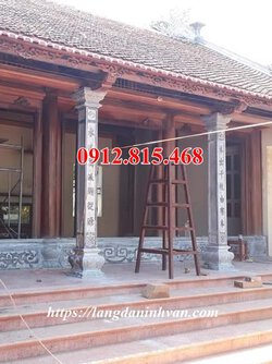 Mẫu cột đá vuông thiết kế làm cột hiên từ đường nhà thờ họ đẹp nhất hiện nay.jpg