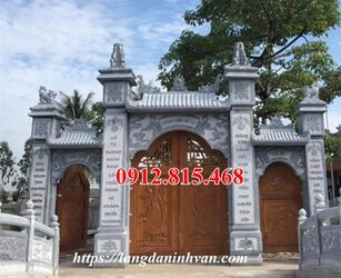 Mẫu cột đá làm cổng tam quan đẹp hoa văn tinh xảo.jpg