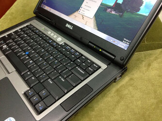 Dell Latitude D830 core 2 T7300 Ram 2 hdd 120.JPG