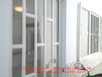 1 Cua chinh va cua so.jpg