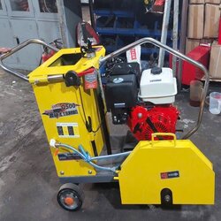 May-bam-nen-be-tong-chay-xang-HM-Q500 (1).jpg